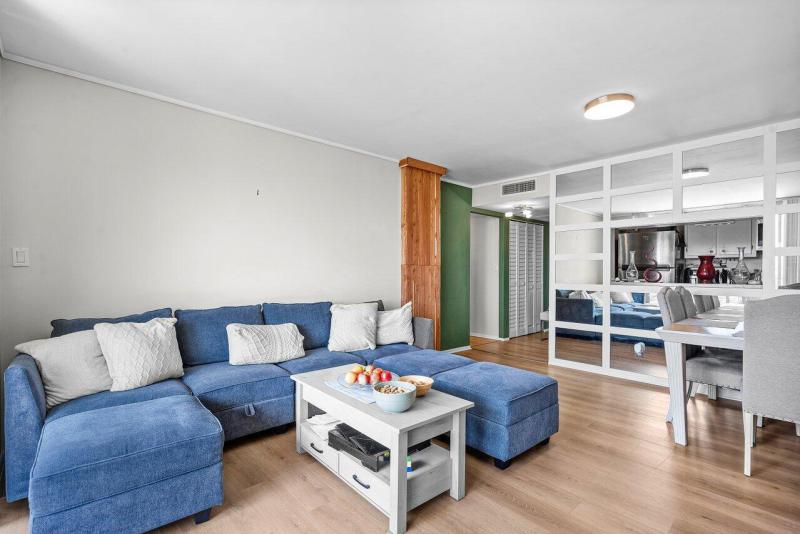  Condo & Townhome Photos