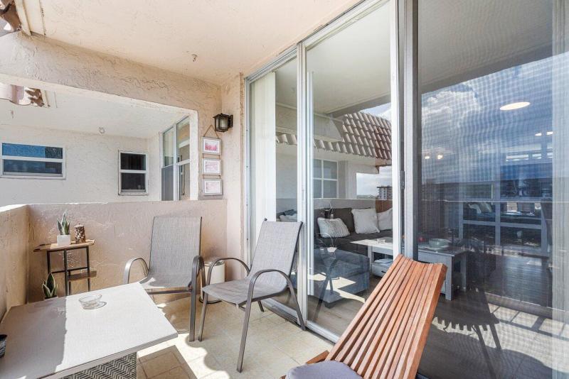  Condo & Townhome Photos