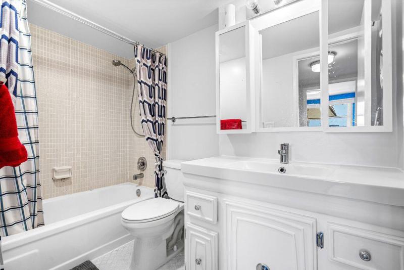  Condo & Townhome Photos