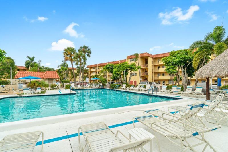  Condo & Townhome Photos