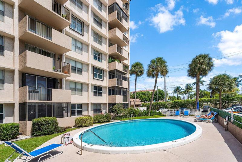  Condo & Townhome Photos