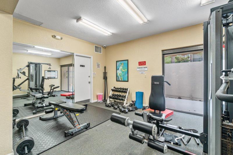  Condo & Townhome Photos