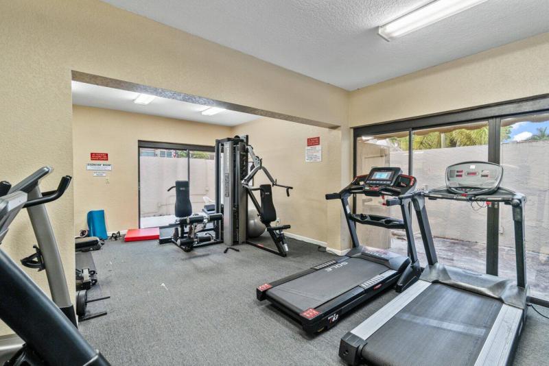  Condo & Townhome Photos