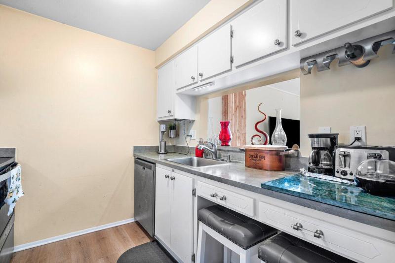  Condo & Townhome Photos