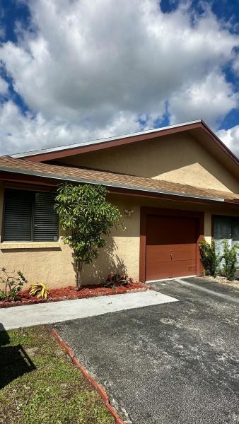  Condo & Townhome Photos