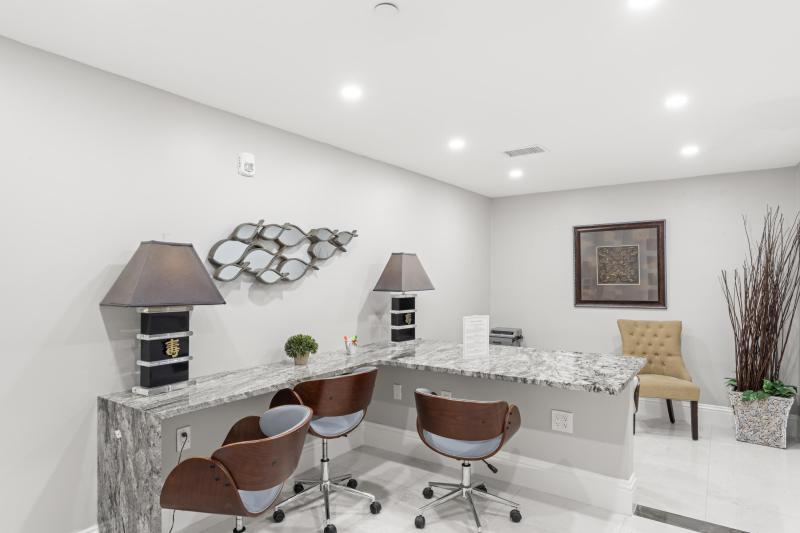  Condo & Townhome Photos