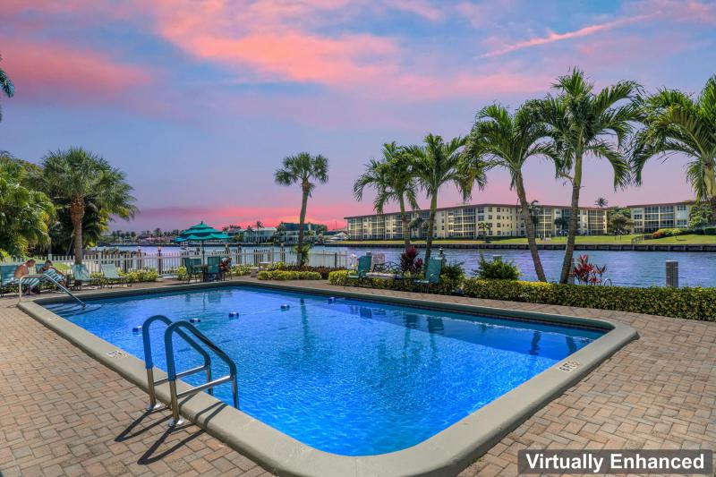  Condo & Townhome Photos