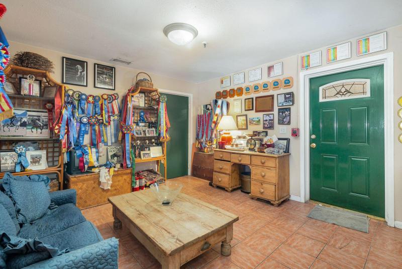  Commercial & Industrial Land Images 