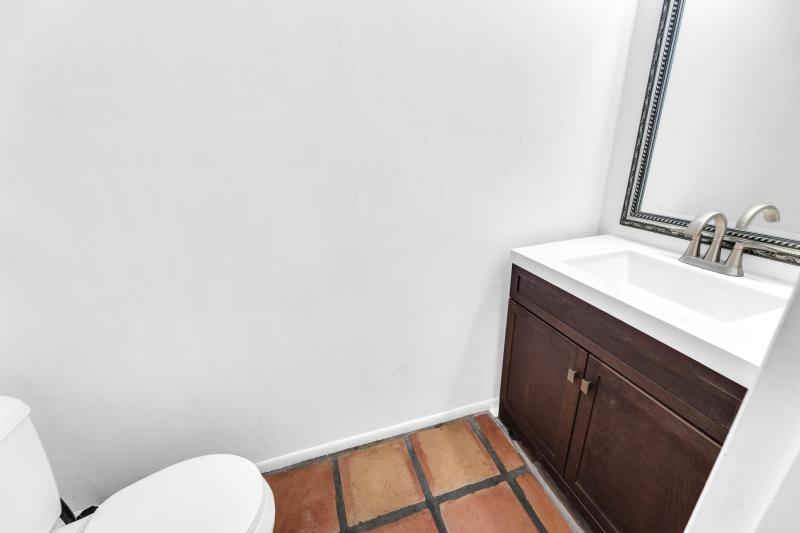  Condo & Townhome Photos