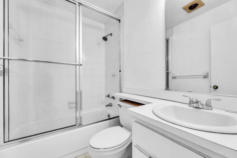  Condo & Townhome Photos