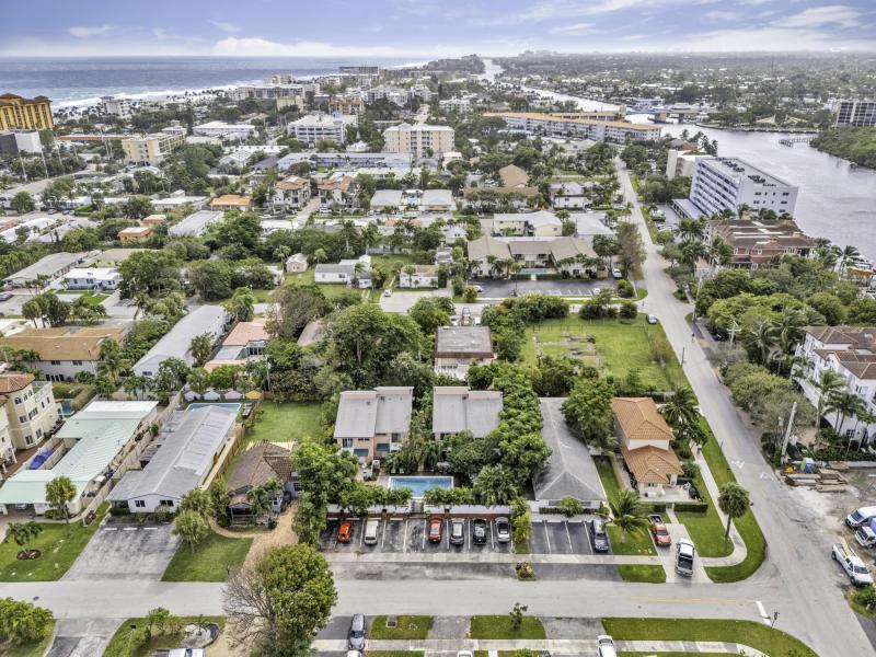  Condo & Townhome Photos