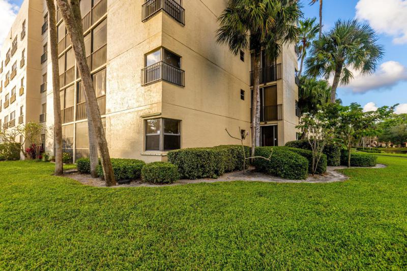  Condo & Townhome Photos