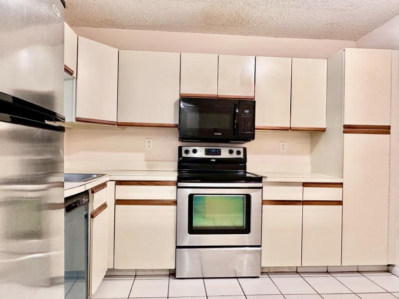 Condo & Townhome Photos