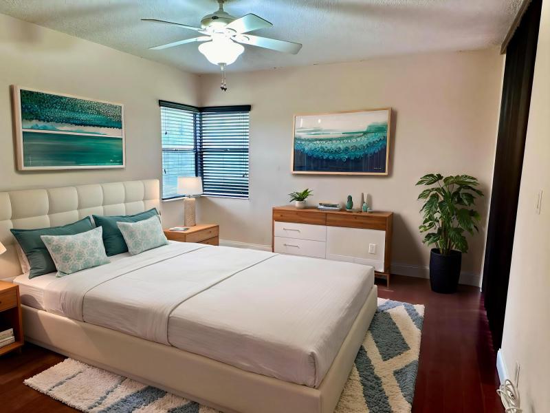  Condo & Townhome Photos