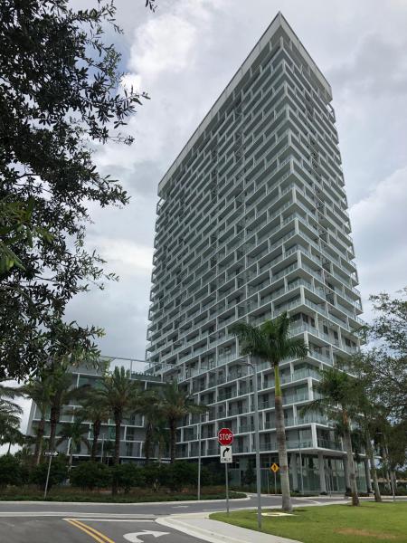  Condo & Townhome Photos