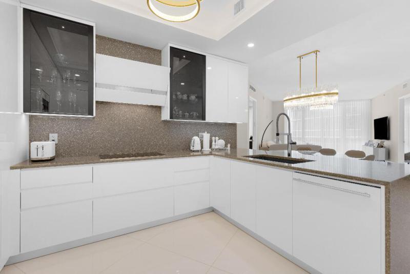  Condo & Townhome Photos