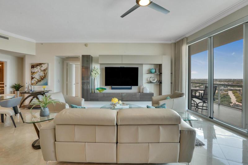  Condo & Townhome Photos