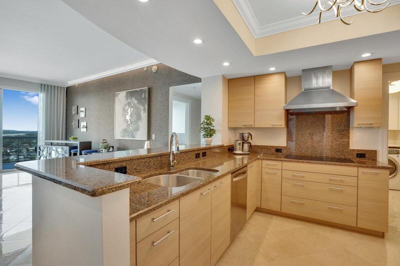 Condo & Townhome Photos