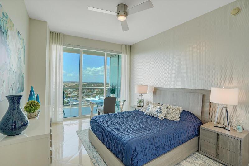  Condo & Townhome Photos
