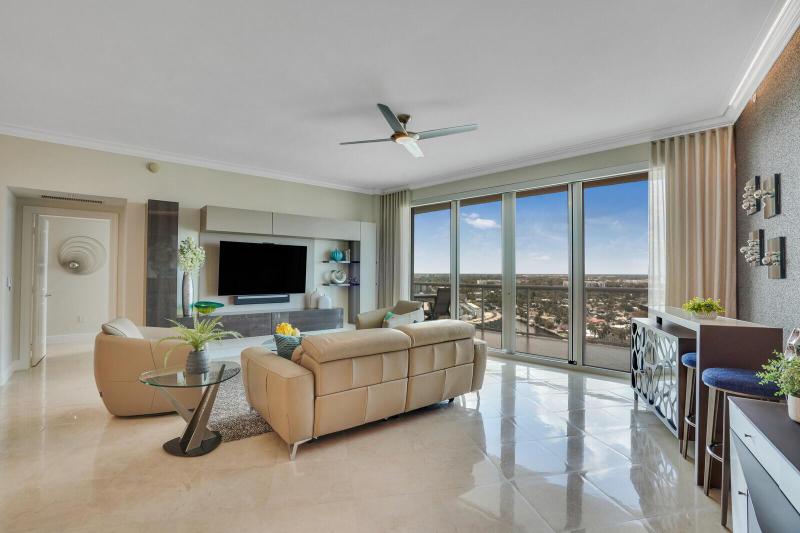  Condo & Townhome Photos