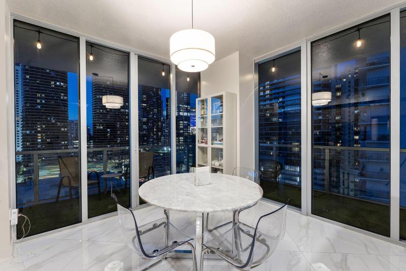  Condo & Townhome Photos