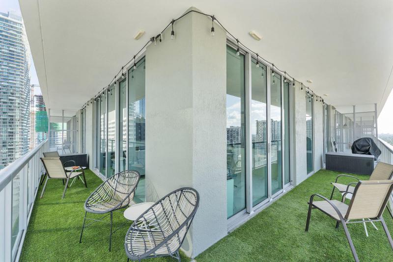 Condo & Townhome Photos
