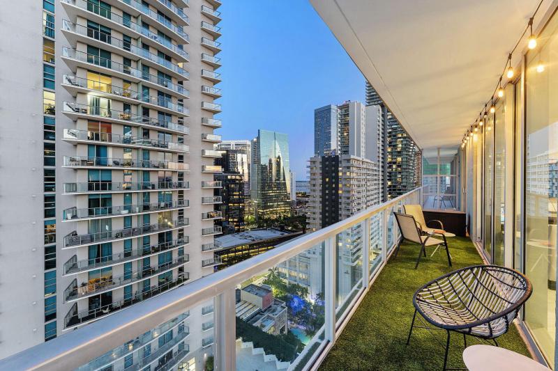  Condo & Townhome Photos