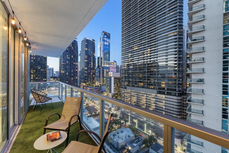 Condo & Townhome Photos