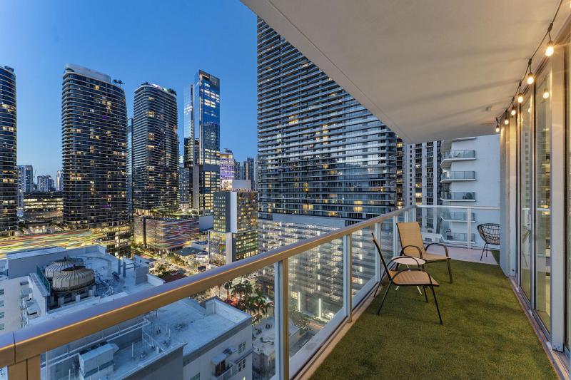  Condo & Townhome Photos