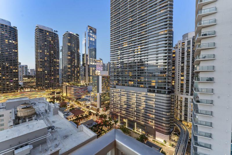 Condo & Townhome Photos