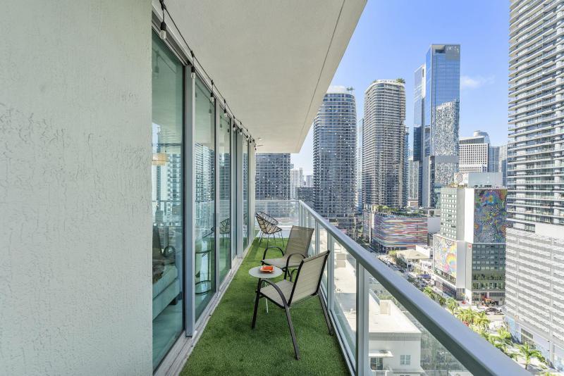  Condo & Townhome Photos