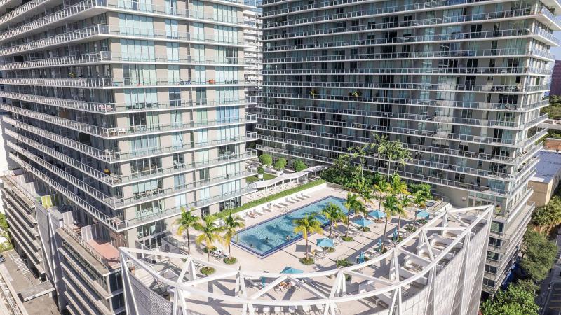  Condo & Townhome Photos