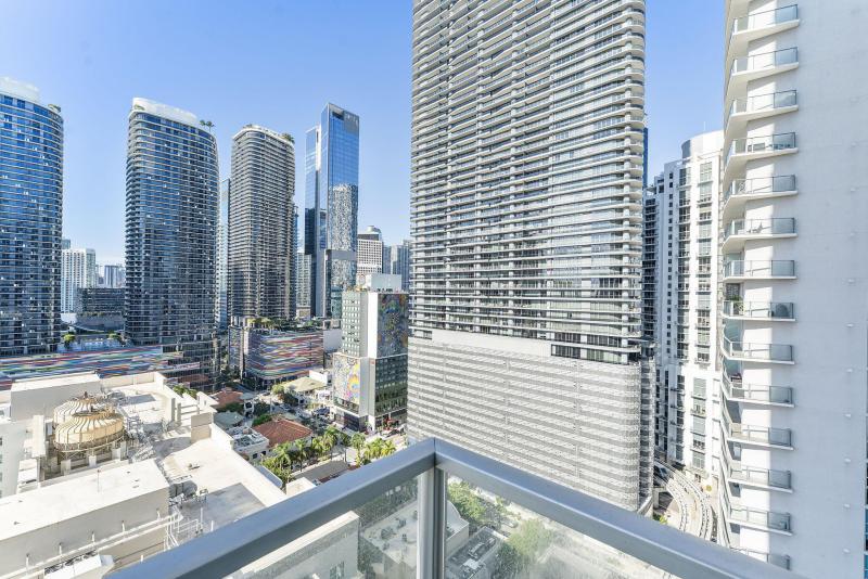  Condo & Townhome Photos