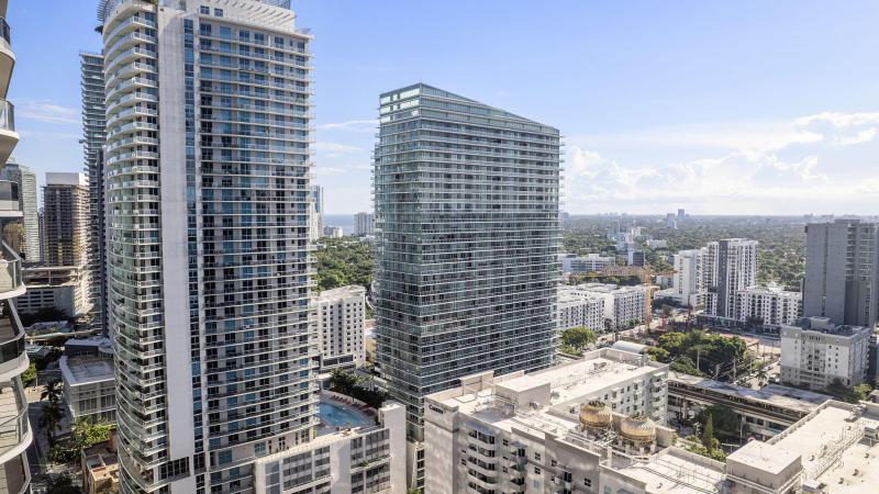  Condo & Townhome Photos