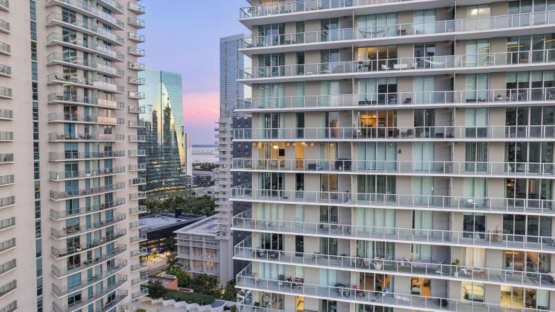  Condo & Townhome Photos