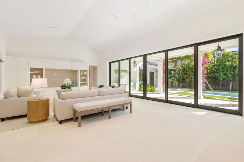  Single Family Homes Photo 12:  West Palm Beach,  FL 33405