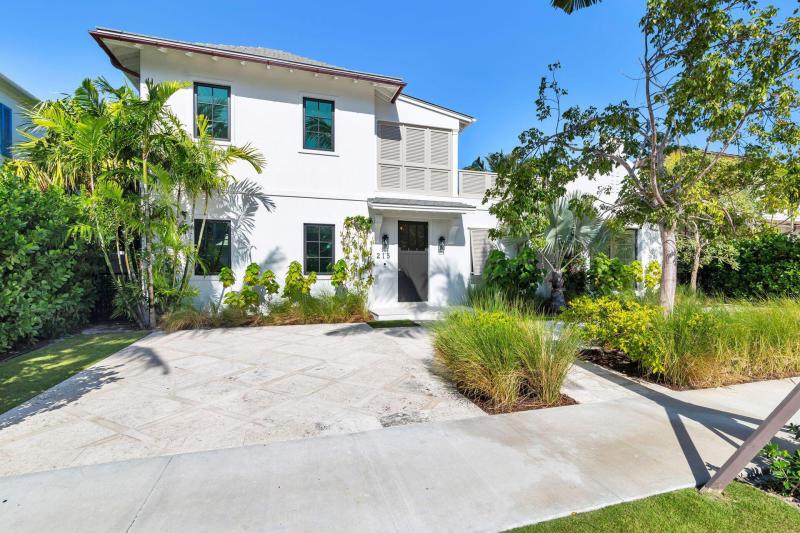  Single Family Homes Photo 2:  West Palm Beach,  FL 33405