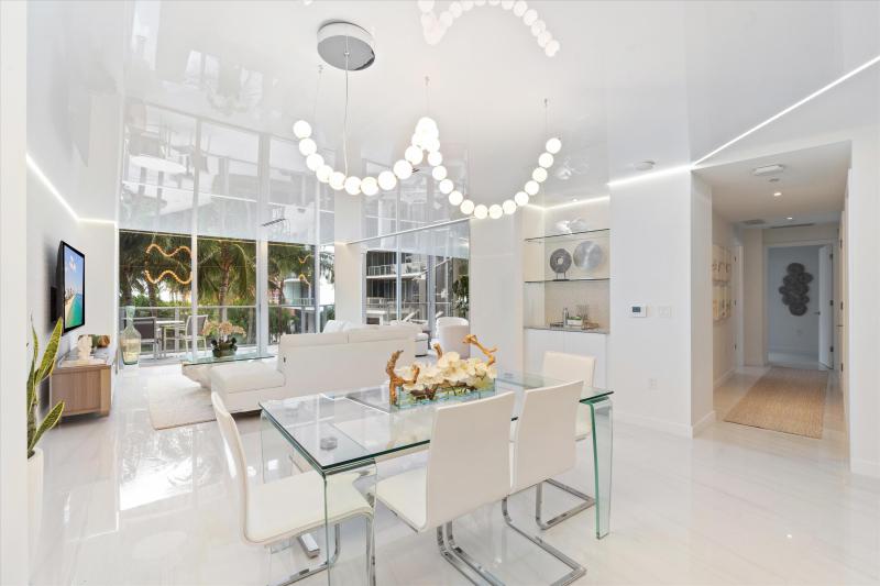  Condo & Townhome Photos