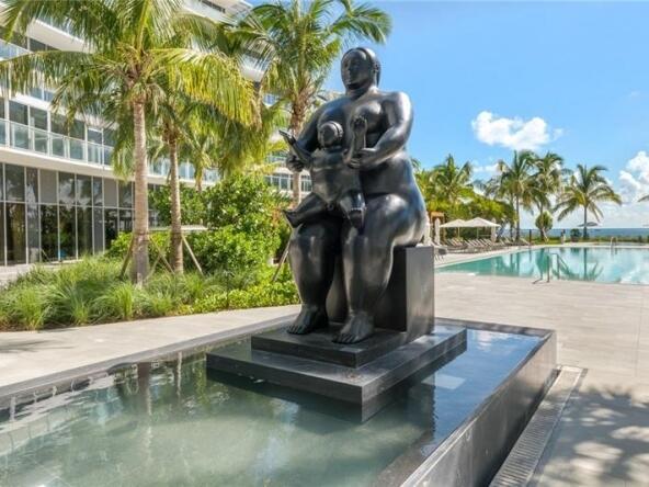  Condo & Townhome Photos