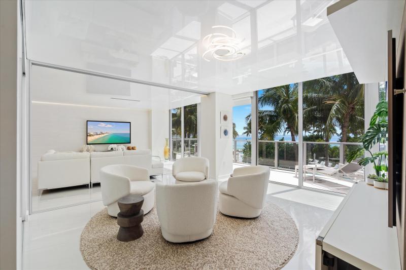  Condo & Townhome Photos