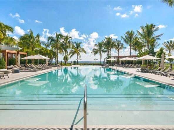  Condo & Townhome Photos