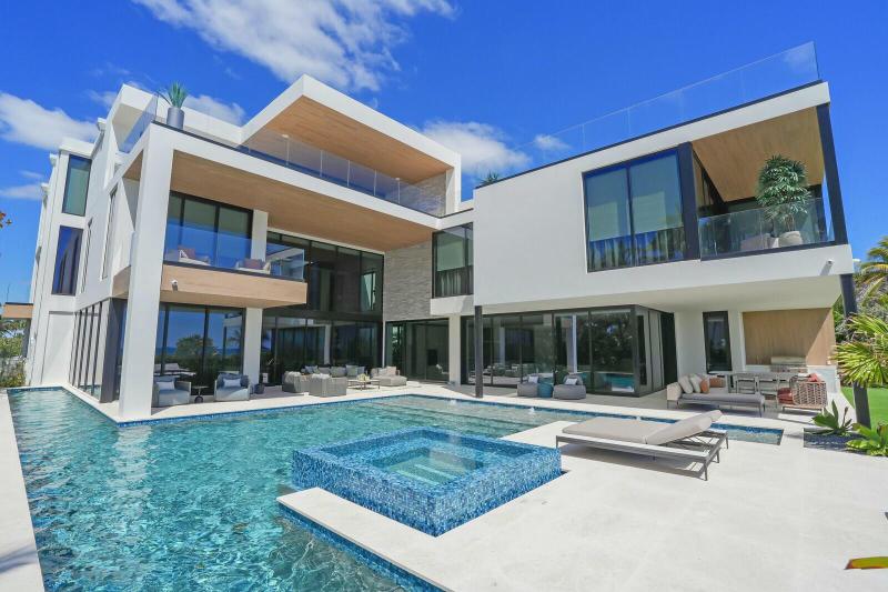 Single Family Homes Photo 4:  Hillsboro Beach,  FL 33062