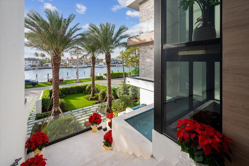  Single Family Homes Photo 51:  Hillsboro Beach,  FL 33062