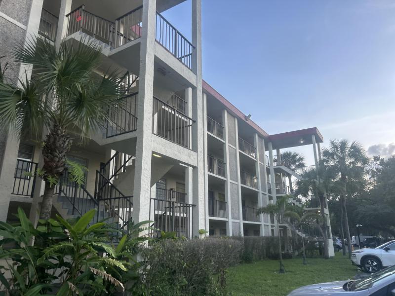  Condo & Townhome Photos
