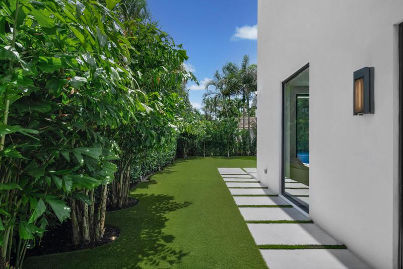 Single Family Homes Photo 16:  West Palm Beach,  FL 33405