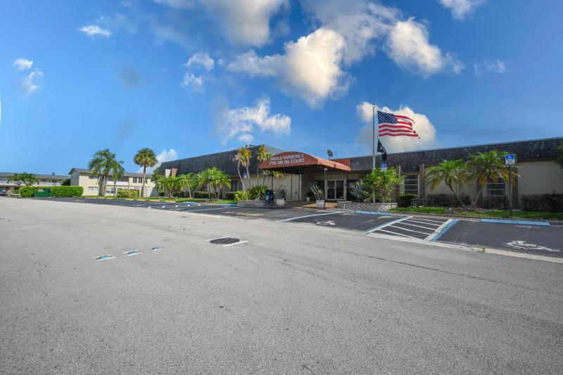  Condo & Townhome Photos