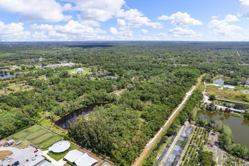  Commercial & Industrial Land Images 