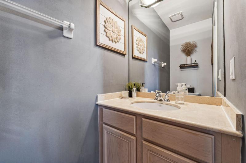  Condo & Townhome Photos
