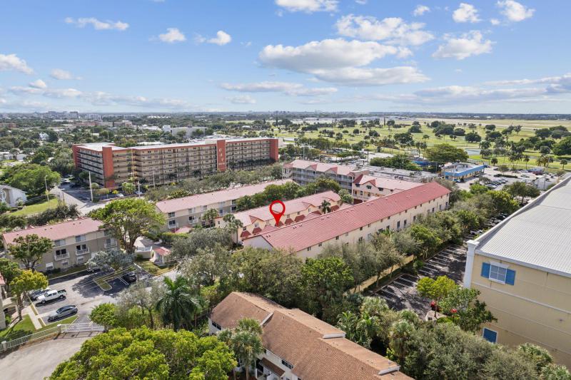  Condo & Townhome Photos