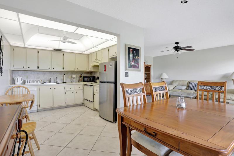  Condo & Townhome Photos
